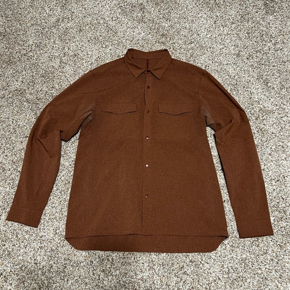 Men’s LuluLemon Long Sleeve Button Down Shirt - Picture 1 of 3